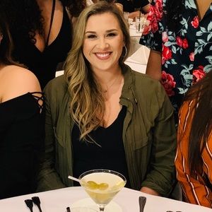 Meet your Posher, Cristina